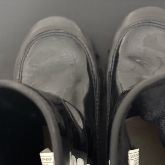 UGG Boots - Picture 6 of 6